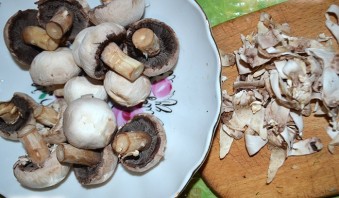 Вегетарианский салат с грибами - фото шаг 1