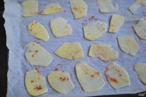 Картофельные чипсы в духовке - фото шаг 3