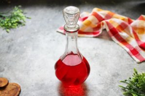 Клюквенная водка - фото шаг 10