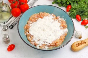 Котлеты из куриной грудки в духовке - фото шаг 6