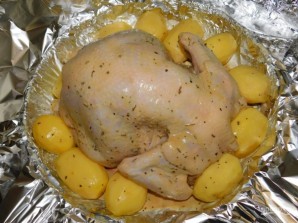 Курица с яблоками и картофелем в духовке - фото шаг 3