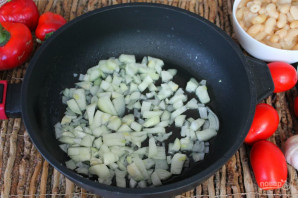 Салат с фасолью и перцем - фото шаг 2