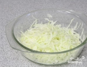 Салат из свежей капусты с крабовыми палочками - фото шаг 1