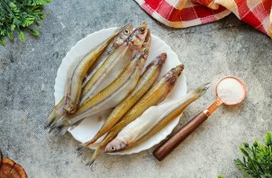 Корюшка соленая - фото шаг 1