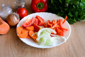Хек с овощами в духовке - фото шаг 4
