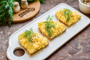 Бутерброды с яйцом и сыром - фото шаг 7