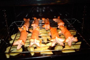 Картофель с сосисками в духовке - фото шаг 5