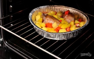 Утка в духовке с картошкой - фото шаг 5