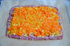 Рулет из фарша с яйцом - фото шаг 10