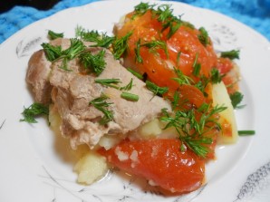Свинина с помидорами и картофелем в мультиварке - фото шаг 6