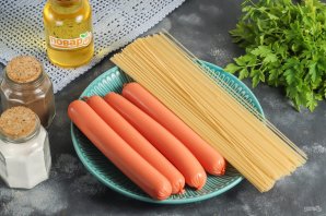 "Осьминожки" из сосисок и спагетти - фото шаг 1