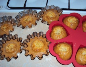 Бисквитные кексики в формочках - фото шаг 4