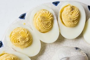 Закуска из фаршированных яиц - фото шаг 3
