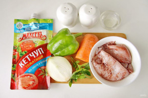 Кальмары тушеные с овощами в томатном соусе из кетчупа - фото шаг 1