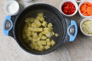 Постный суп с галушками - фото шаг 2