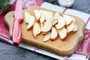 Квашеная капуста с яблоками на зиму - фото шаг 2