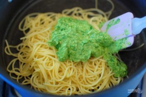 Спагетти с "Песто" из авокадо - фото шаг 3