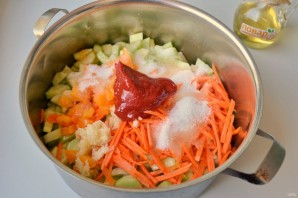 Салат из кабачков и огурцов - фото шаг 5