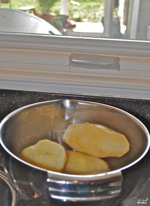 Картофельный салат с сельдереем - фото шаг 1