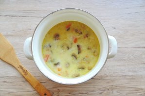 Грибной суп с плавленым сыром и сливками - фото шаг 8