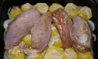 Куриная грудка с картошкой - фото шаг 4