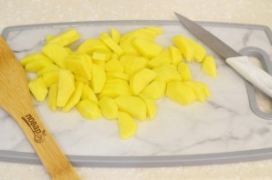 Картошка тушеная в молоке - фото шаг 2
