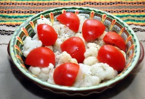 Цветная капуста с помидорами в духовке - фото шаг 3
