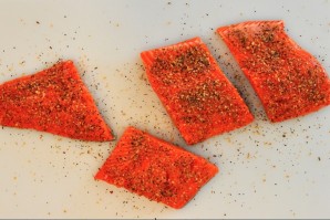 Филе лосося на сковороде - фото шаг 2
