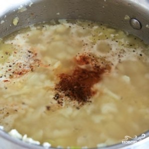 Сливочный суп с цветной капустой, картофелем и креветками - фото шаг 6