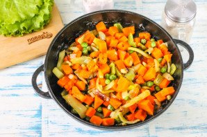 Замороженные овощи в духовке - фото шаг 3