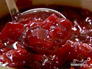 Соус для десерта из клубники и томатов - фото шаг 2