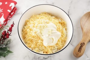 Салат "Рафаэлло" с крабовыми палочками - фото шаг 5