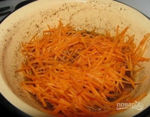 Салат с куриными сердечками и морковкой - фото шаг 5