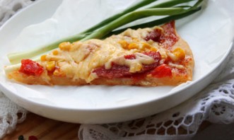 Домашняя пицца с колбасой и сыром - фото шаг 6