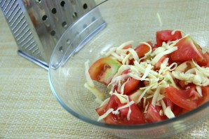 Салат с моцареллой и помидорами - фото шаг 2