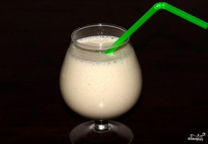 Молочный коктейль в блендере - фото шаг 6