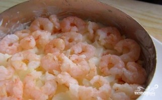 Морской салат с креветками и красной икрой - фото шаг 7