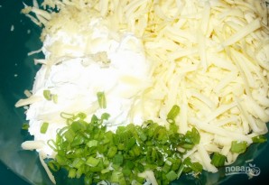 Сырный пирог из лаваша с зеленью - фото шаг 4