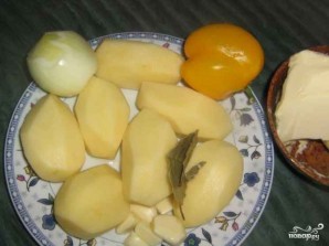 Тушеная картошка с болгарским перцем - фото шаг 1