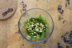 Салат из рукколы с арахисом по-китайски - фото шаг 6