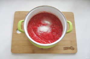 Сок из помидоров через мясорубку - фото шаг 5