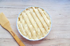 Песочный пирог с яблоками и заварным кремом - фото шаг 12