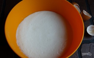 Бездрожевое тесто на пирожки - фото шаг 1