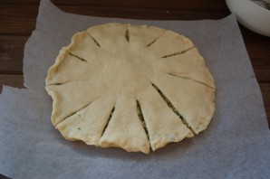 Пирог с зеленью и брынзой - фото шаг 8