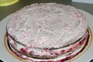 Торт со взбитыми сливками и клубникой - фото шаг 8