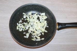 Салат из крабовых палочек с шампиньонами - фото шаг 4