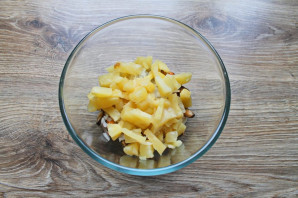 Салат с морепродуктами и ананасом - фото шаг 3