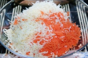 Салат из моркови и сыра - фото шаг 2