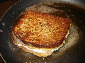 Сэндвич с сыром моцарелла - фото шаг 3