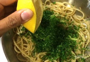 Спагетти с петрушкой - фото шаг 5